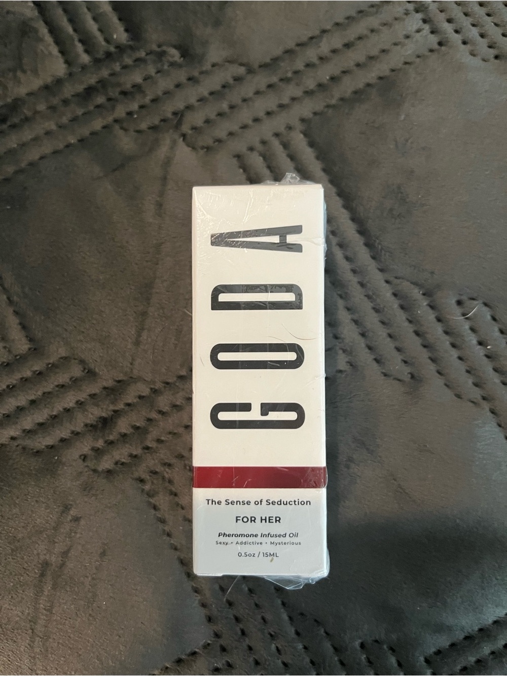 The Sense of Seduction Pheromone Oil for Her - White and Red